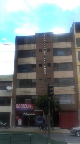VENDO OFICINA PRIMER PISO 10 DE AGOSTO Y RUMIPAMBA, EDIFICIO ORTEGA BUCHELI $27.000