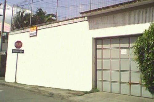 VENDO TERRENO CON PISCINA