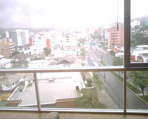 DEPARTAMENTO SECTOR HOTEL QUITO