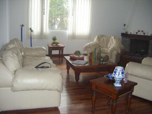 CUMBAYA VENTA AMPLIO DEPARTAMENTO DE DOS DORMITORIOS