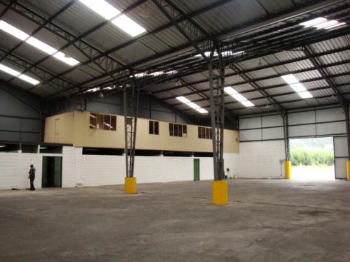 ARRIENDO BODEGA 2000 M2 EN 15.000 M2 DE TERRENO VIA AMAGUAÑA