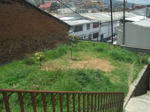 600 m2 terreno con construcciones en el Sector de  CHIMBACALLE