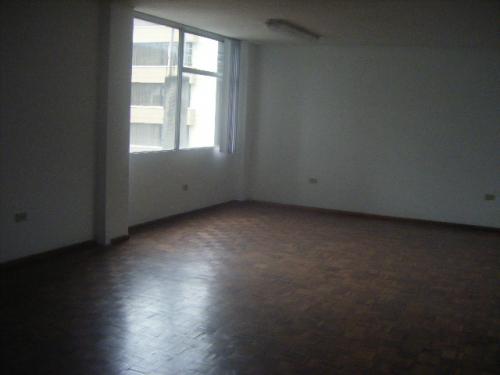 RENTA OFICINA DE 110 M2 SECTOR SEIS DE DICIEMBRE Y ORELLANA