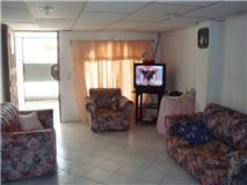 EN LOS VERGELES, NORTE DE GUAYAQUIL, VENDO TERRENO DOBLEMENTE ESQUINERO CON CASA HABITABLE Y LINEA TELEFONICA $80.000,00