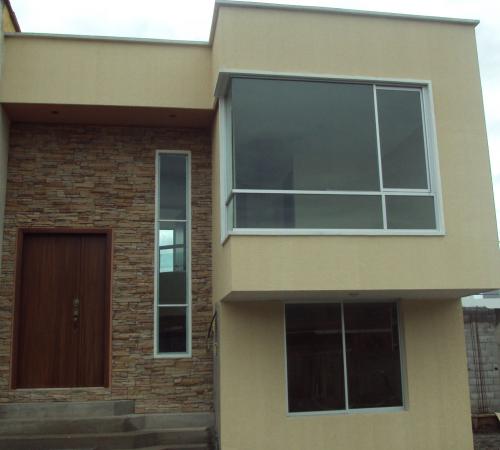 VENDO HERMOSA CASA DENTRO DE UNA URB. EN LA ARMENIA PUENTE 8