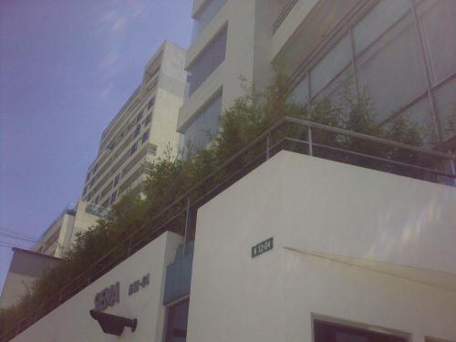 MUY BUENA SUITE DE 80 M2. PROX, A GONZALEZ SUAREZ Y HUMBOLDT