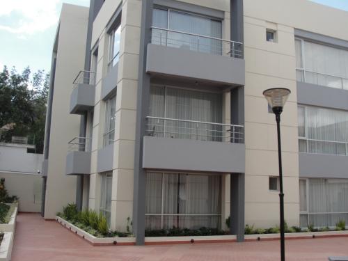EN VENTA! a media cuadra de USFQ