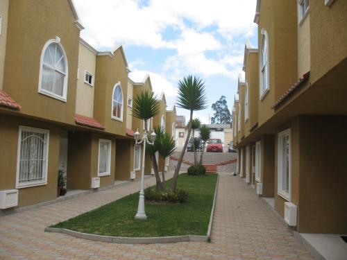 Hermosa casa en conjunto privado