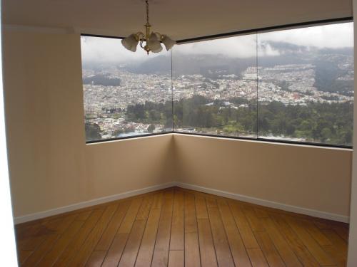 Vendo Departamento 3 Dormitorios, Excelente Ubicación y Vista, Norte de Quito