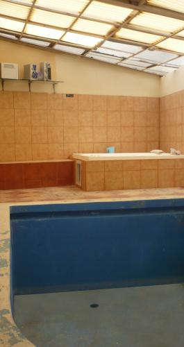 CASA DOS HEMISFERIOS, 3 PLANTAS CON PISCINA, 163M2 $95.000 INFORMES: INMOBILIARIA CONEXION 2353-232,097-592747