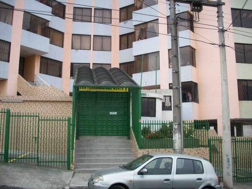 Vendo departamento 3 dormitorios sector norte en Agua Clara 