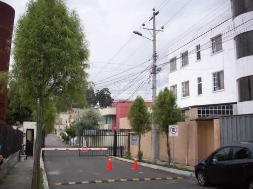 Vendo amplio departamento 2 dormitorios urbanizacion Orquideas del Norte