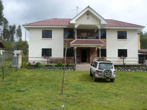 VENDO QUINTA SECTOR LLACAO PRECIO:$120.000 Dolares A.