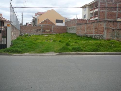 VENDO TERRENO DE 528m2 EN CUENCA SECTOR SAN PEDRO DEL CEBOLLAR PRECIO:$95.000 Dolares A.