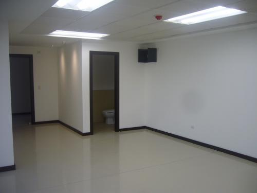 oficina nueva de arriendo 12 de Octubre por el wtc