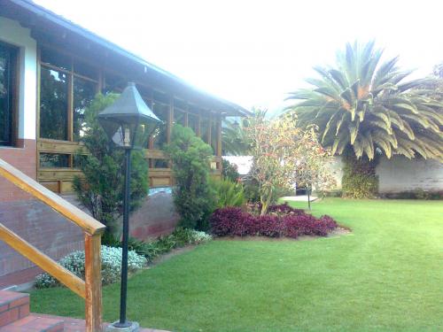 QUINTA DE LUJO  VIA AL TINGO VALLE DE LOS CHILLOS QUITO 680.000