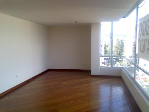 Estrenar Departamento 3 dormitorios 2 parqueaderos Mariana de Jesús