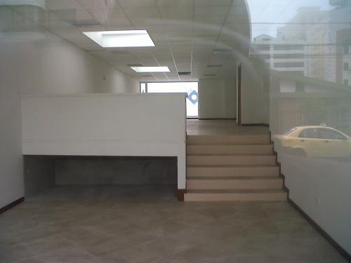 LOCAL COMERCIAL U OFICINA EN LA CAROLINA 176 M2