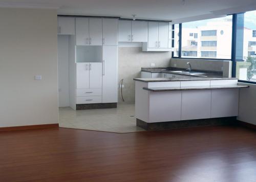 DEPARTAMENTO DIEGO DE VÁSQUEZ,SECTOR CARCELÉN, 104M2, AMPLIO 3 DORMITORIOS $75.000; 2353-232, 097-592747