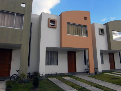 CASA CONJUNTO LOS OLIVOS, SECTOR PUSUQUÍ, ÁREAS VERDES,SEGURIDAD INF: 2353-232, 097-592747