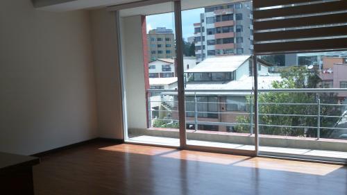 De renta departamento de dos dormitorios por estrenar