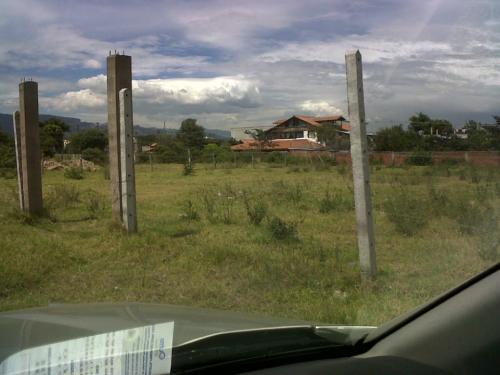 Hermosos Terreno en Tumbaco, tiene todos los servicios, cerca de la via principal
