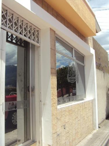 VENTA LOCAL SECTOR MOTILONES EN EL BATAN ALTO