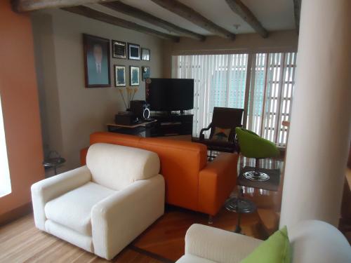 HERMOSO APARTAMENTO BELLAVISTA AMOBLADO