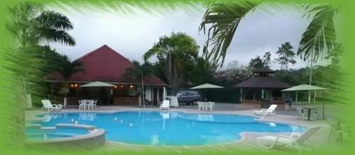 VENDO HERMOSA QUINTA - HOSTERIA  PUERTO QUITO