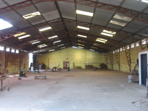 VENDO O ARRIENDO GALPONES INDUSTRIALES EN QUITO