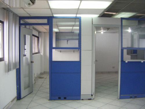 Funcional oficina muy bien ubicada y  con 8 parqueaderos