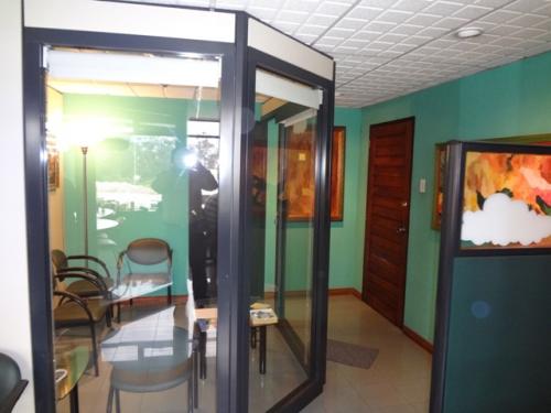 OFICINA  DE 70 METROS EN ARRIENDO EN LA CAROLINA