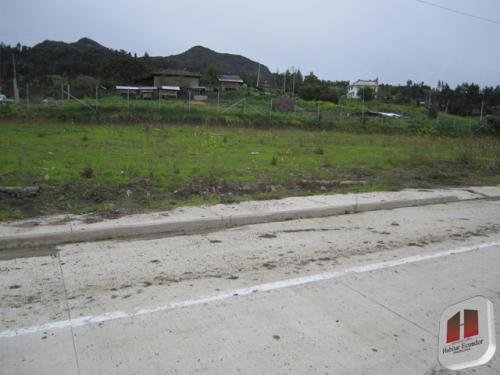 Terrenos en Cuenca sector Challuabamba full obras de 675m2 