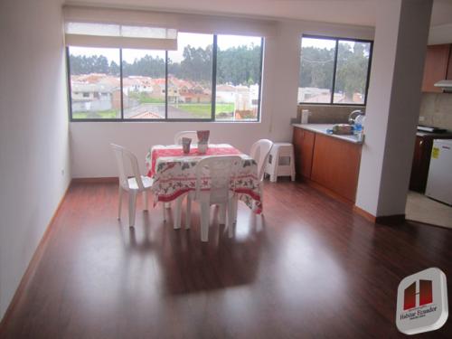 Departamento en Cuenca sector Primero de Mayo de 145m2