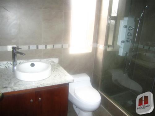 Departamento en Cuenca sector Luis Moreno Mora a 4 cuadras de la Av. Solano