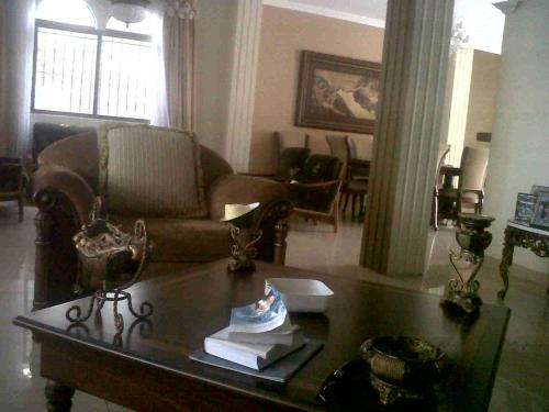 VENDO CASA ELEGANTE 