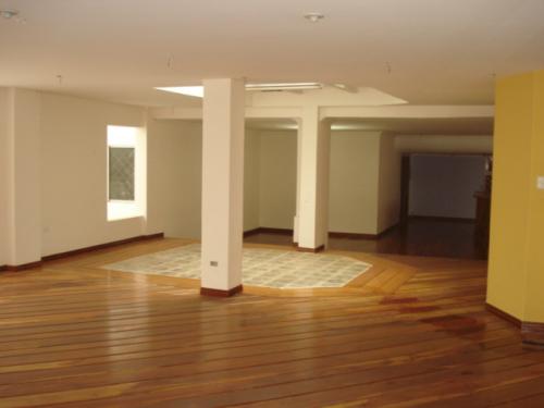 EXCELENTES 1500 METROS DE OFICINAS Y BODEGAS SECTOR LA MARISCAL