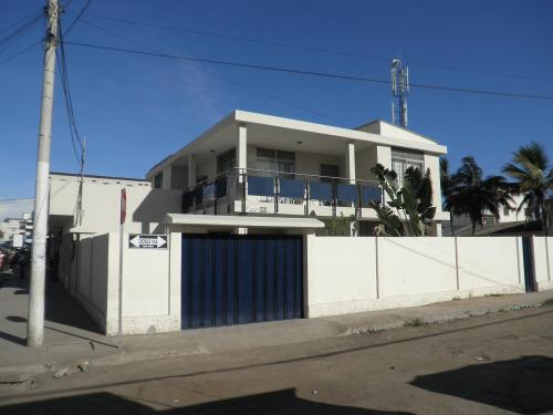 Casa amoblada a una cuadra del Malecón. 