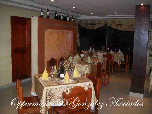 Vendo establecido hotel, bar y restaurante en Manta.
