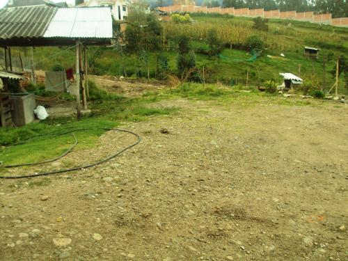 Sitio de 1050 m2 en venta con entrada por la calle los Cerezos