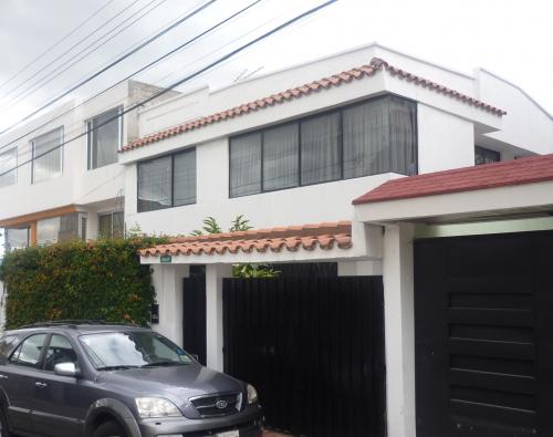 AMPLIA CASA CA DOS MINUTOS  DEL CONDADO SHOPPING 