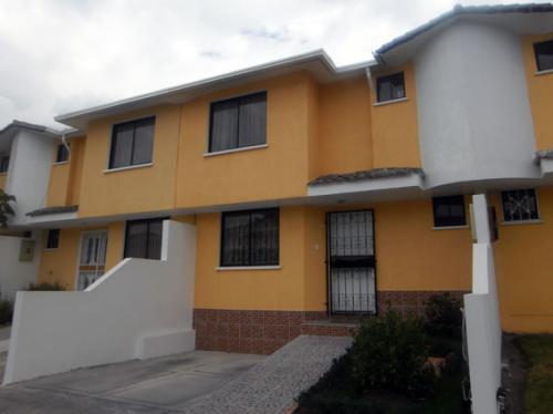CASA DE 2 PLANTAS, CON PARQUEADERO INCORPORADO, CONJUNTO EL LIMONAR $52.000 INMOBILIARIA CONEXION: 2353-232, 097-592747