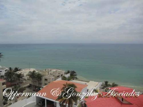 Como Nuevo penthouse frente al mar en venta en Manta.