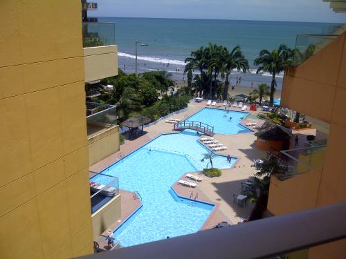 DEPARTAMENTO DE ARRIENDO 3 DORMITORIOS EN TONSUPA, FRENTE AL MAR