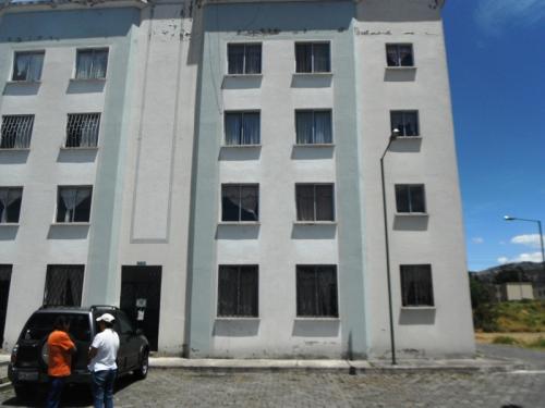!! DE OPORTUNIDAD VENDO LINDO DEPARTAMENTO EN QUITUMBE !!