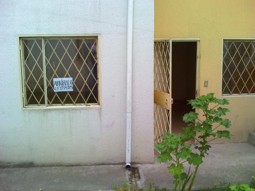 ARRIENDO DEPARTAMENTO TRES DORMITORIOS EN CHILLOGALLO