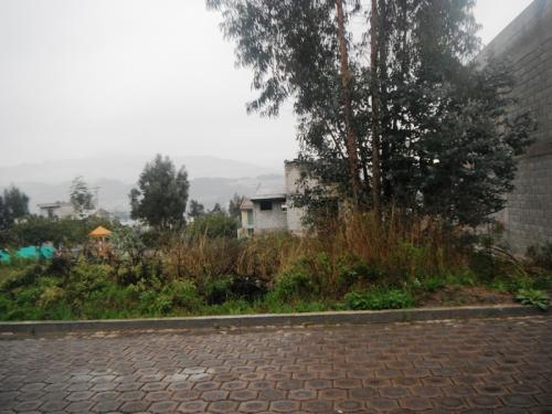VENDO TERRENO URBANIZADO AL NORTE DE QUITO!!!