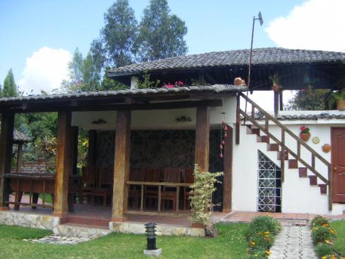 LINDA QUINTA DE RENTA, AMOBLADA, SECTOR NUEVO AEROPUERTO, YARUQUI