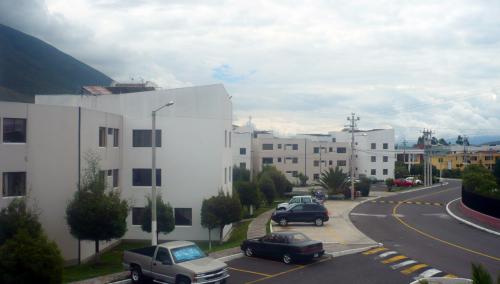 VENDO DEPARTAMENTO 3 DORMITORIOS, DOS HEMISFERIOS, 3 DORMITORIOS CON MEJORAS $45.000 AL CONTADO 2353-232, 0997-592747