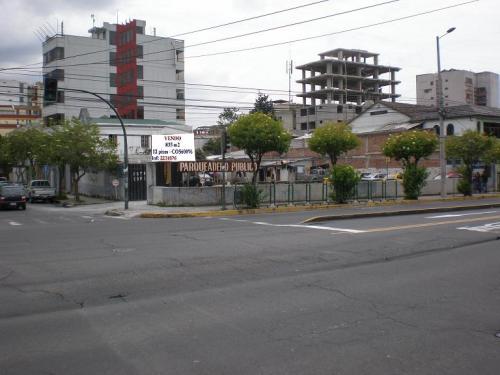 CONSTRUCTORES - INVERSIONISTAS  $ $